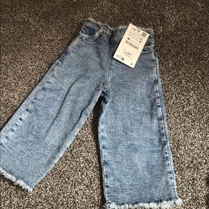 Stylish Frayed Hem Blue Jeans